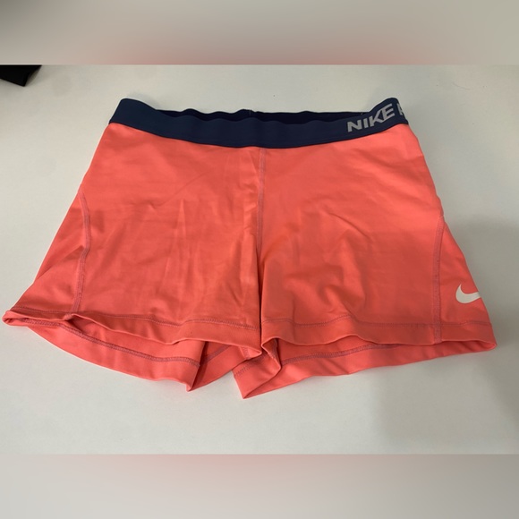 Nike Pro dri-fit peach shorts - Picture 1 of 3